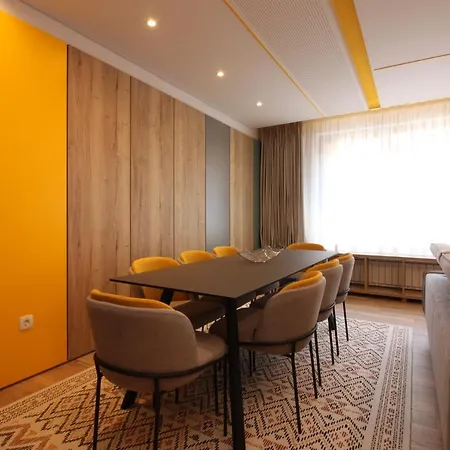 Daily Apartment *