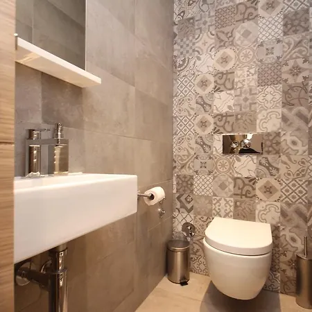 Daily Apartment *
